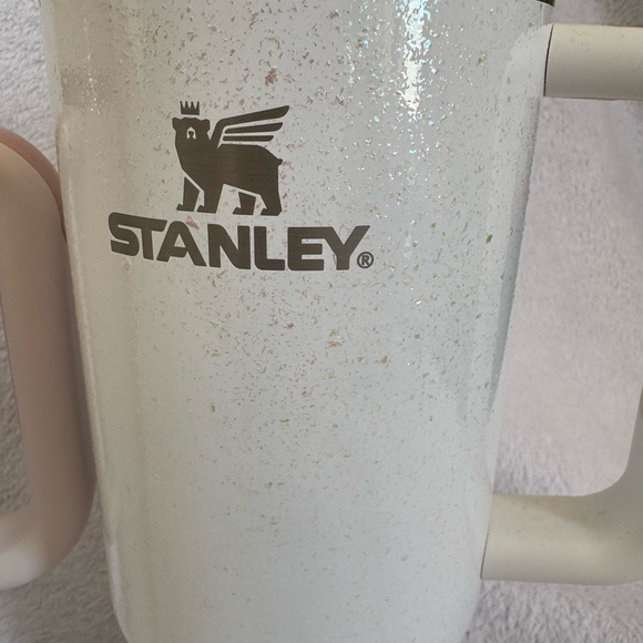 One pale pink 30oz Stanley and one 40oz white with glitter - Picture 2 of 2
